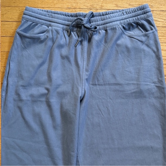 EUC Athleta Farallon Pants Grey Size XL
Retail $99.00 - Picture 6 of 11